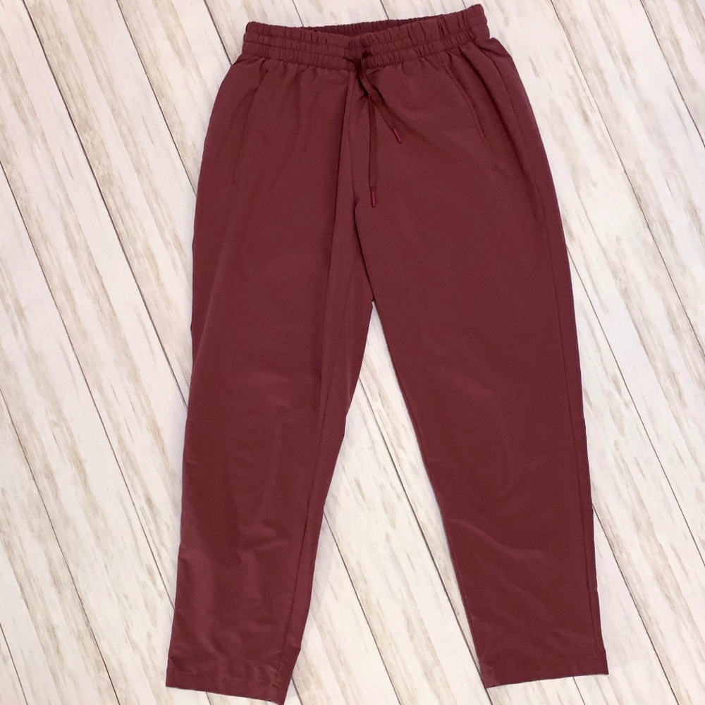 Womens Zella Live In performance capri joggers Size S